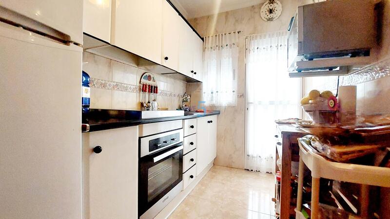 3 slaapkamer Gezinswoning Te koop