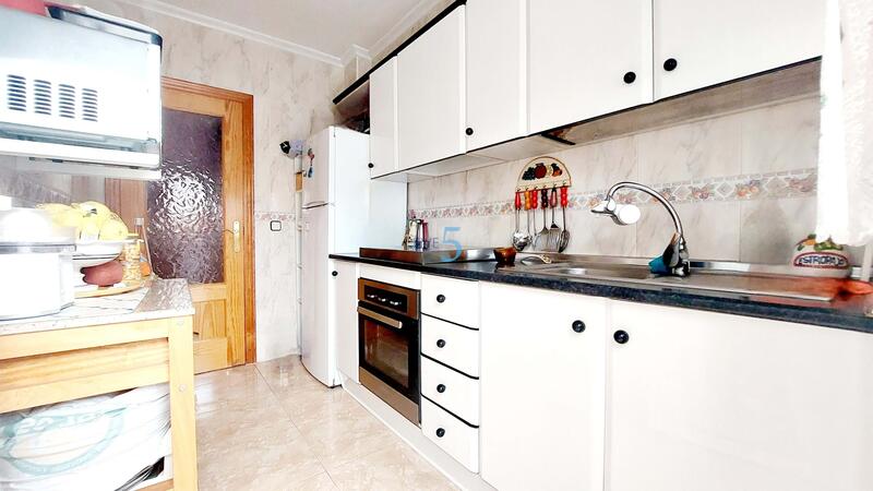 3 slaapkamer Gezinswoning Te koop