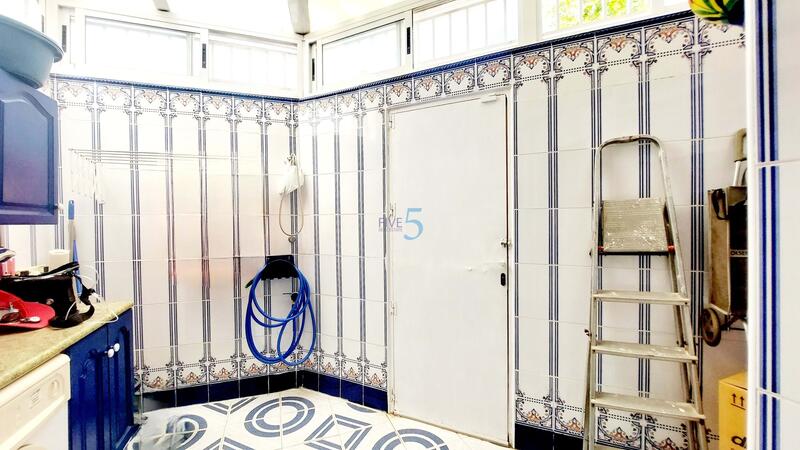 3 slaapkamer Gezinswoning Te koop