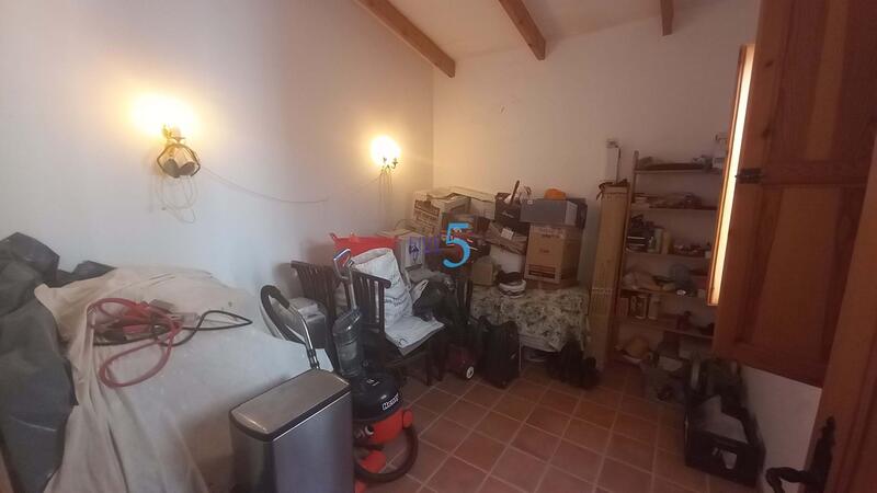 5 bedroom Country House for sale