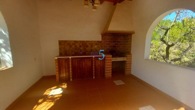 5 bedroom Country House for sale