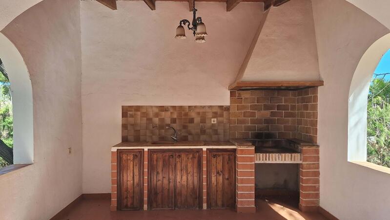 5 bedroom Country House for sale