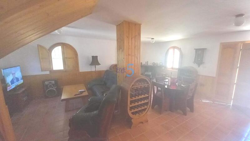 5 bedroom Country House for sale