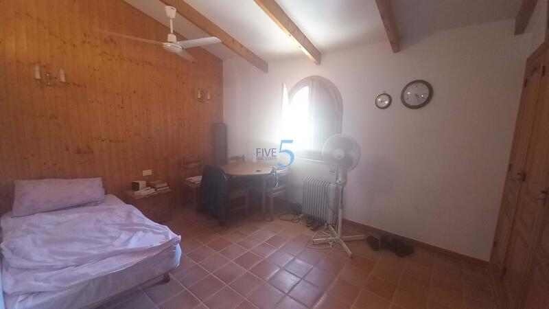 5 bedroom Country House for sale