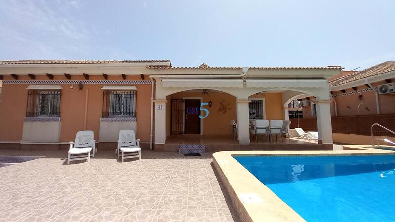 3 slaapkamer Villa Te koop