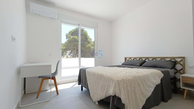 2 bedroom Townhouse for sale