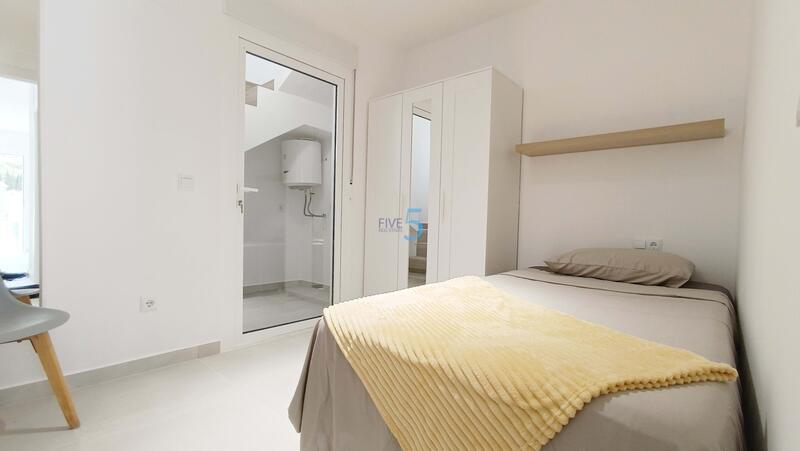 2 bedroom Townhouse for sale