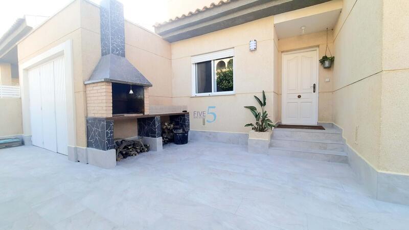 5 bedroom Duplex for sale