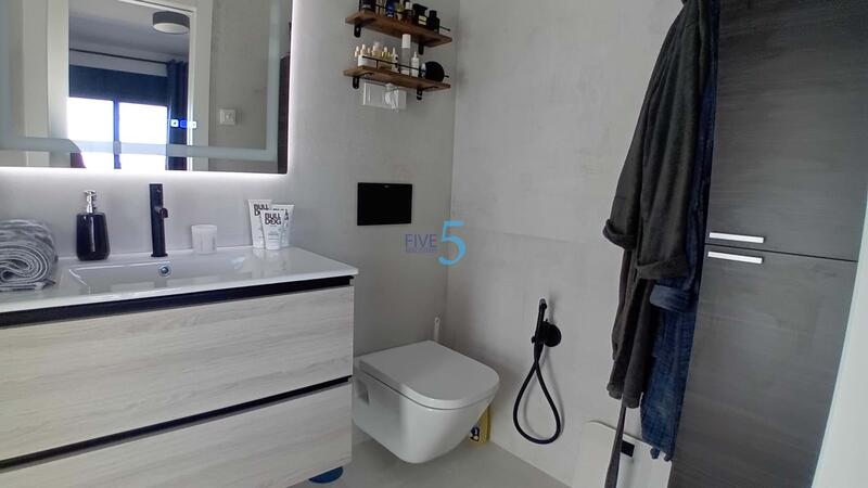 2 slaapkamer Appartement Te koop