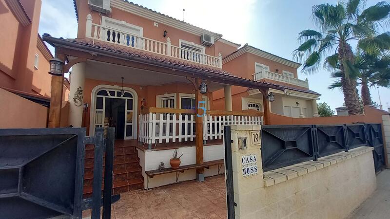 Villa til salg i Almoradí, Alicante