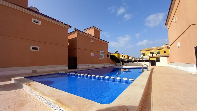 5 bedroom Villa for sale