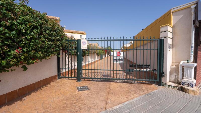 2 Cuarto Adosado en venta