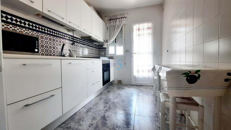 4 Schlafzimmer Stadthaus zu verkaufen
