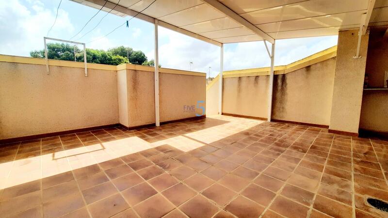 4 Schlafzimmer Stadthaus zu verkaufen