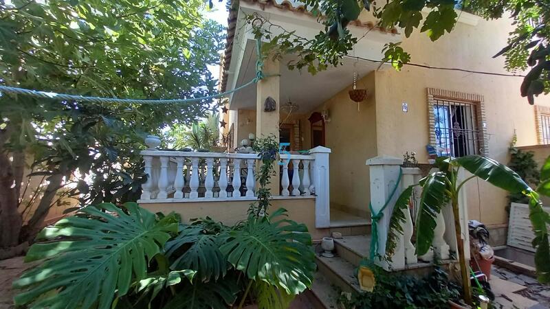 3 bedroom Townhouse for sale