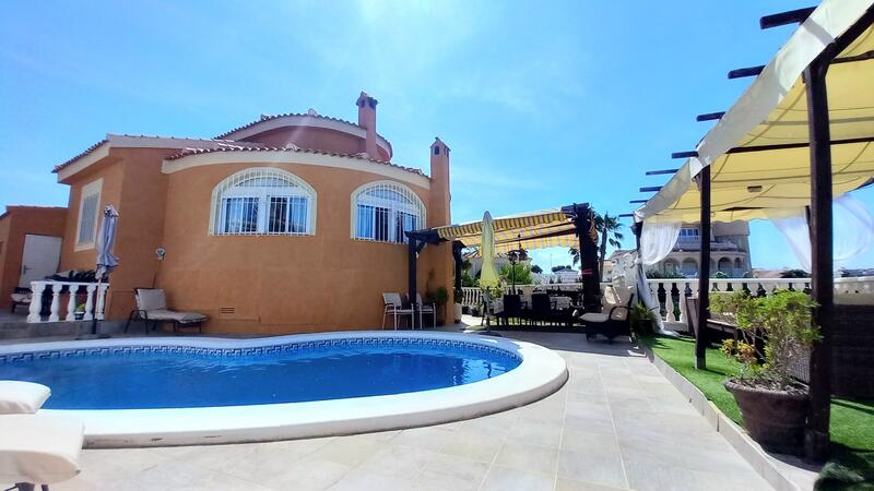 вилла продается в Rojales, Alicante