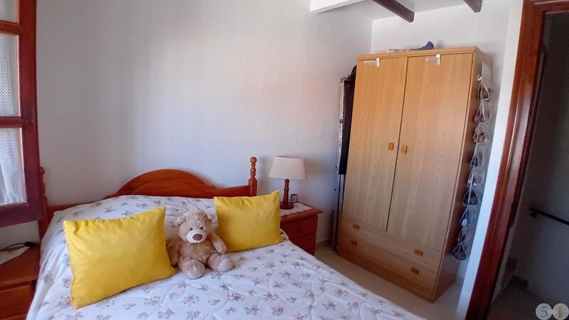 2 slaapkamer Gezinswoning Te koop