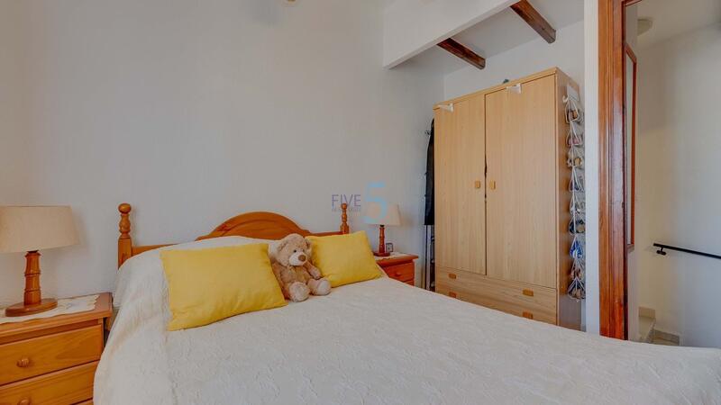 2 slaapkamer Gezinswoning Te koop