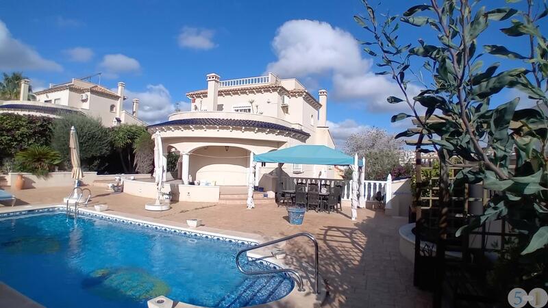 вилла продается в Orihuela, Alicante