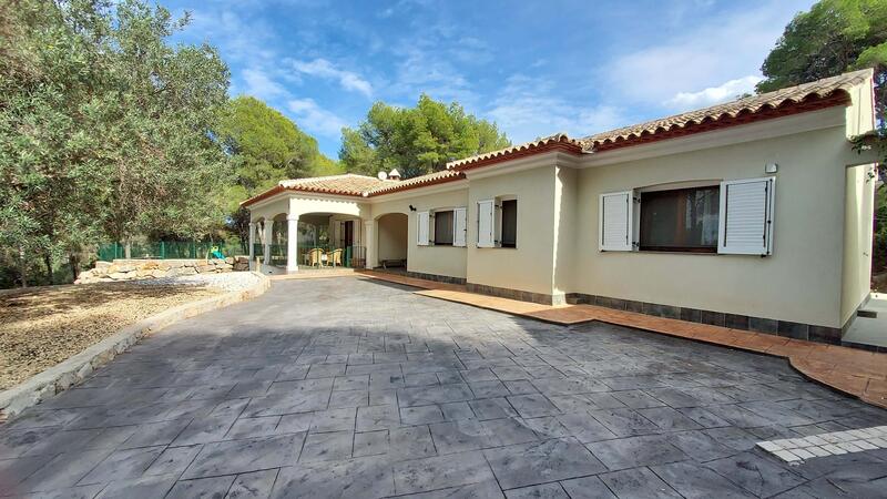 Villa til salg i Pedreguer, Alicante