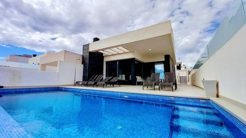 Villa til salg i Rojales, Alicante