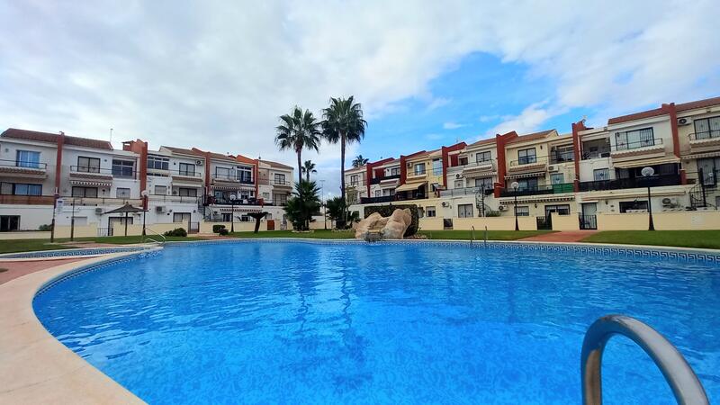 4 Cuarto Adosado en venta