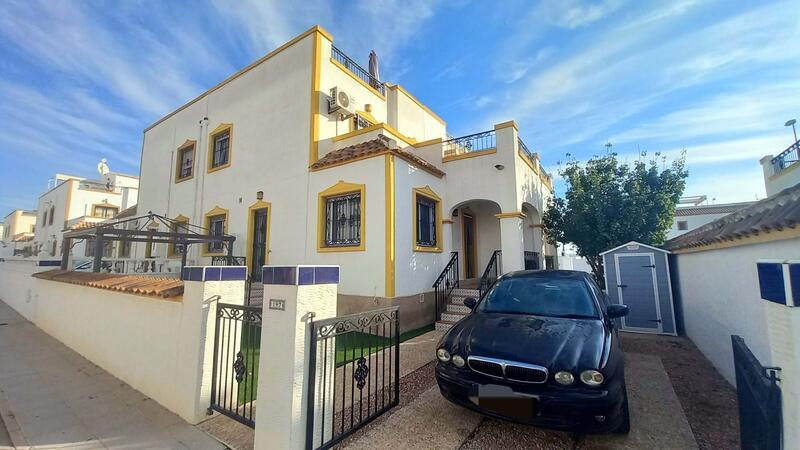 Rekkehus til salgs i Orihuela, Alicante
