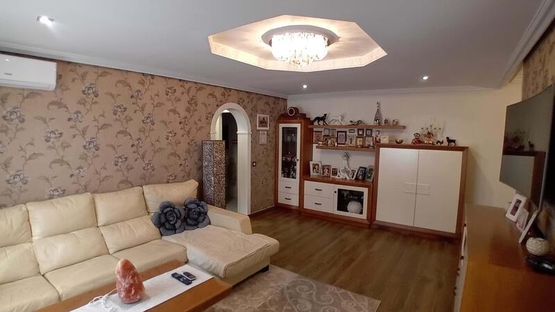 3 Schlafzimmer Stadthaus zu verkaufen
