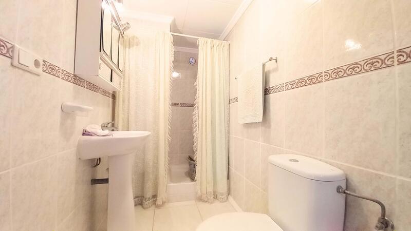 4 slaapkamer Gezinswoning Te koop