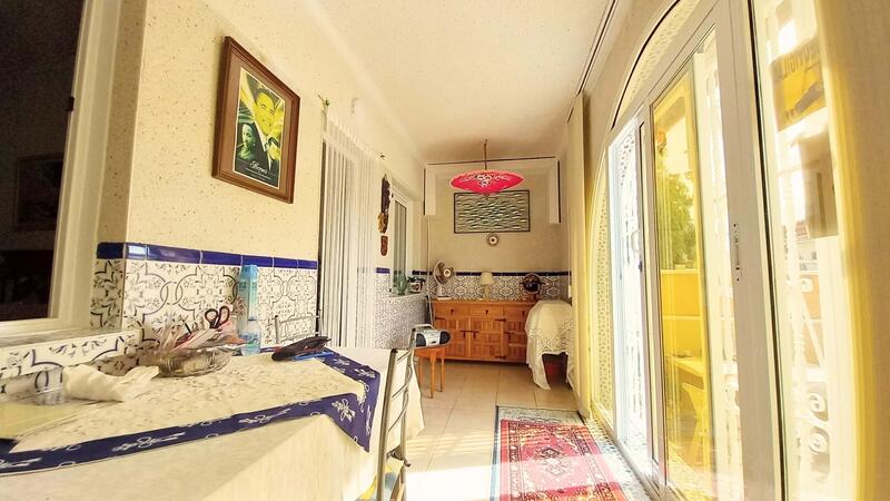 4 slaapkamer Gezinswoning Te koop