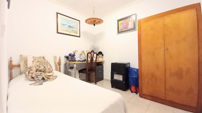 4 slaapkamer Gezinswoning Te koop