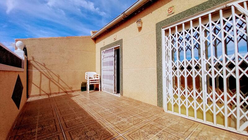 4 slaapkamer Gezinswoning Te koop