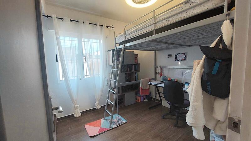 4 slaapkamer Tweezijdig Te koop