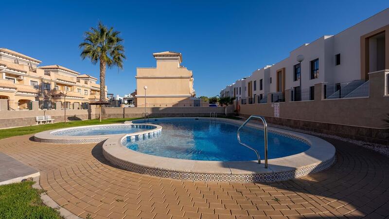 3 bedroom Townhouse for sale