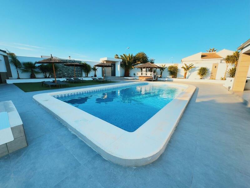 5 Cuarto Casa de Campo en venta