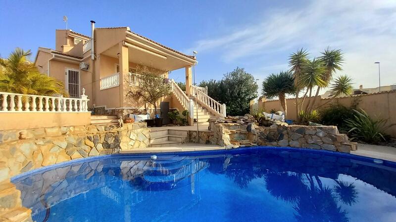 вилла продается в Rojales, Alicante