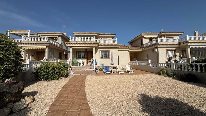 Villa en venta en Orihuela, Alicante