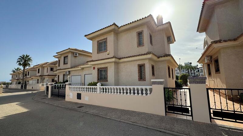 3 bedroom Villa for sale