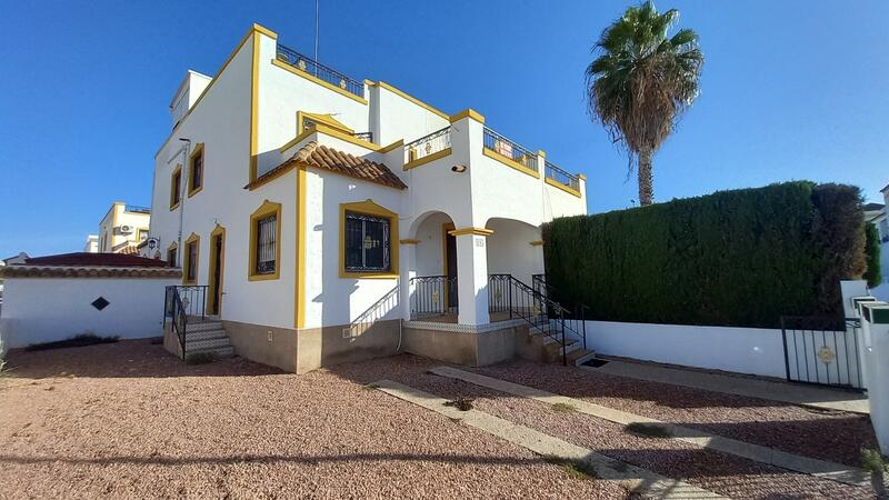 Radhus till salu i Orihuela, Alicante