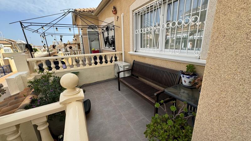 3 bedroom Townhouse for sale
