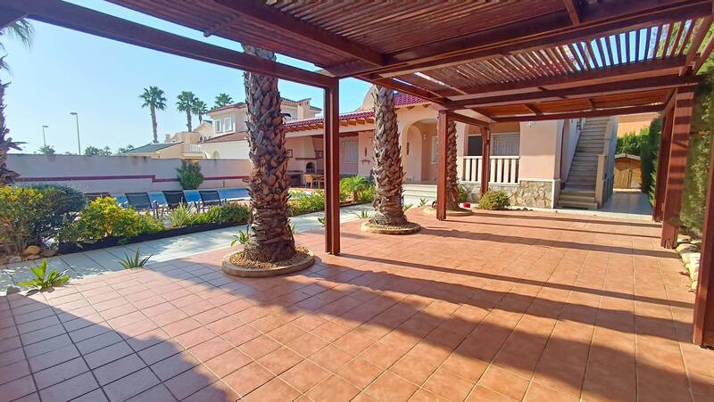 3 спальная комната вилла продается