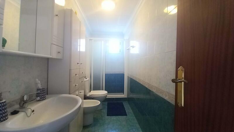 4 slaapkamer Gezinswoning Te koop