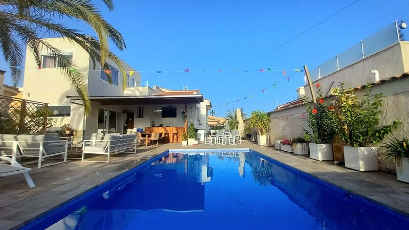 4 bedroom Villa for sale