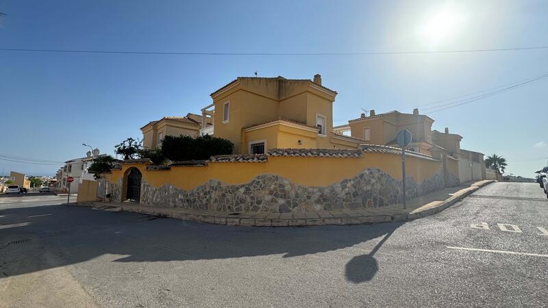 3 Cuarto Villa en venta