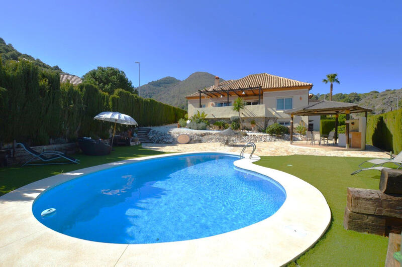Villa à vendre dans Alhaurin de la Torre, Málaga