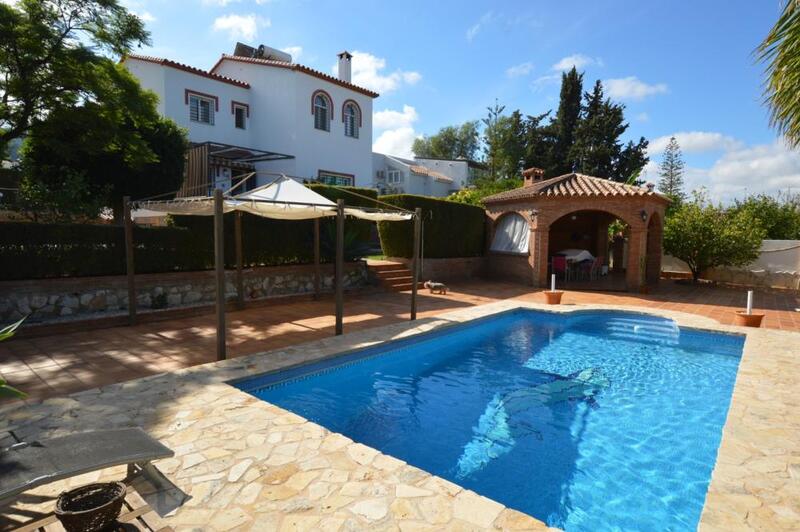 Villa til salgs i Alhaurin de la Torre, Málaga