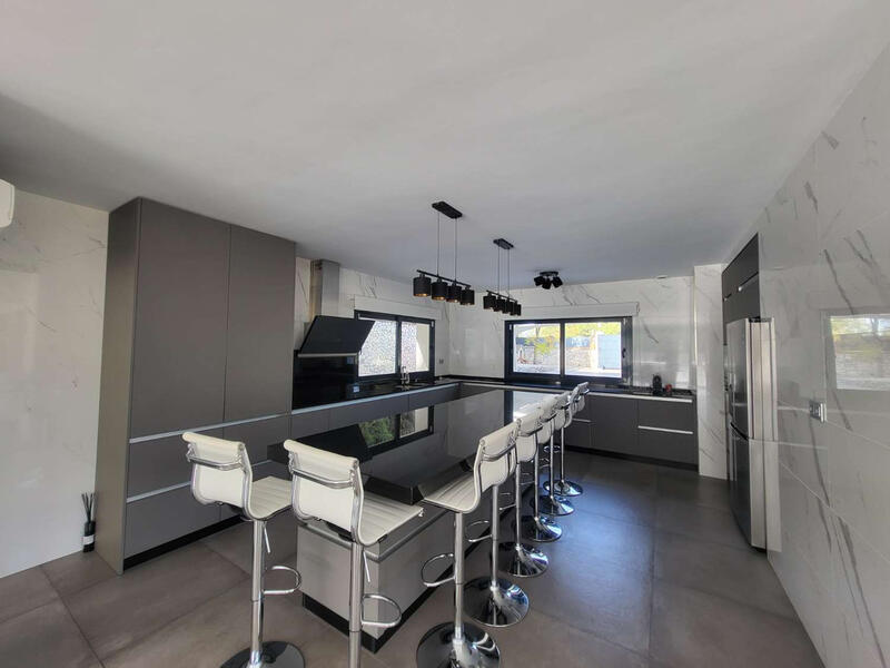 6 Cuarto Villa en venta