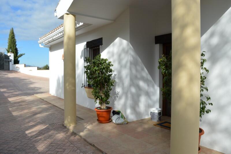 3 bedroom Country House for Long Term Rent