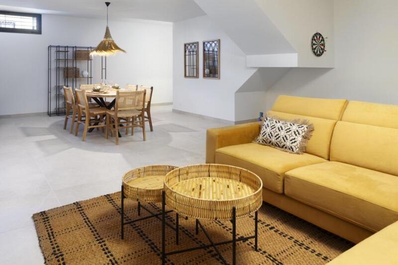 4 bedroom Townhouse for sale