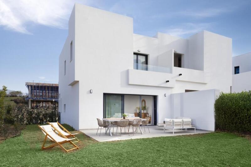 4 bedroom Townhouse for sale